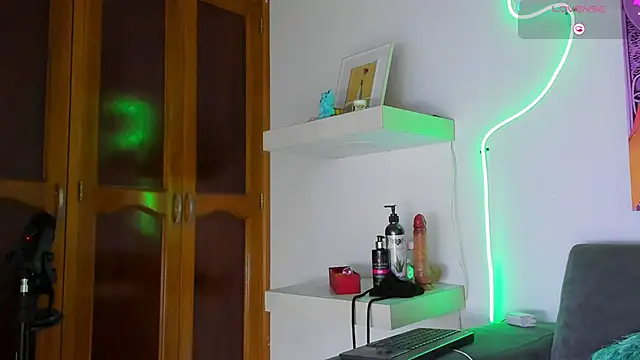 cmila0713 online show from 04/23/26, 12:23