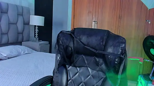 Snapshot of SweetDevil_7 chatting on 02/02/26, 08:51 SweetDevil 7 online show from 02/02/26, 08:51