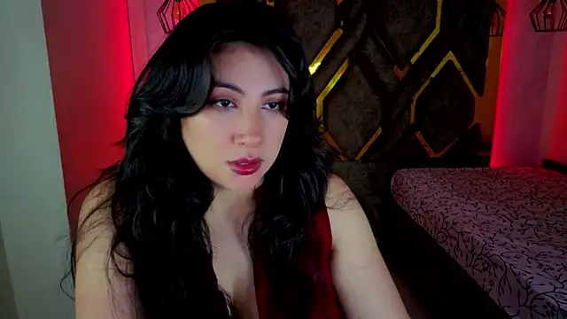 Snapshot of Luvienne chatting on 02/09/26, 07:29 Luvienne online show from 02/09/26, 07:29