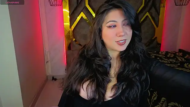 Luvienne online show from 03/12/26, 07:31