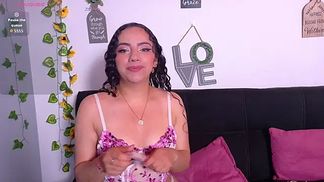 emiily curly online show from 04/23/26, 11:20