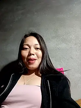 Snapshot of Rose-222 chatting on 02/21/26, 01:17 Rose-222 online show from 02/21/26, 01:17