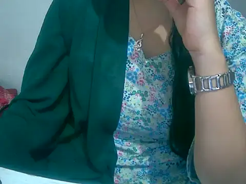 Snapshot of Cute_Aliyaa chatting on 02/28/26, 07:53 Cute Aliyaa online show from 02/28/26, 07:53