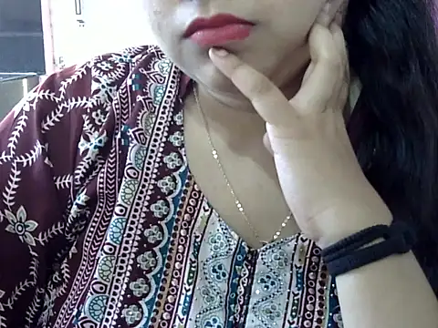 Cute Aliyaa online show from 04/07/26, 11:21