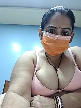 diyam4002 online show from 02/02/26, 07:18