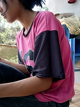 Snapshot of Hoa-tuylip chatting on 05/16/26, 12:29 Hoa-tuylip online show from 05/16/26, 12:29