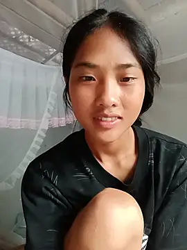 Snapshot of Hoa-tuylip chatting on 07/14/26, 02:05 Hoa-tuylip online show from 07/14/26, 02:05