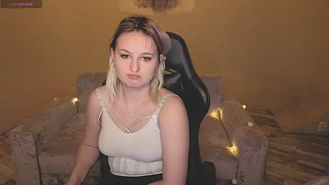 Snapshot of grase_neon chatting on 02/06/26, 11:02 grase neon online show from 02/06/26, 11:02