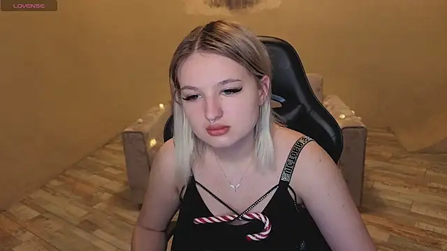 Snapshot of grase_neon chatting on 02/18/26, 11:06 grase neon online show from 02/18/26, 11:06