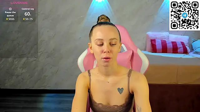 Snapshot of Tesssa_Young chatting on 02/07/26, 12:58 Tesssa Young online show from 02/07/26, 12:58