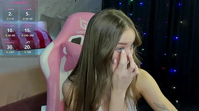 Snapshot of Tesssa_Young chatting on 02/12/26, 01:33 Tesssa Young online show from 02/12/26, 01:33