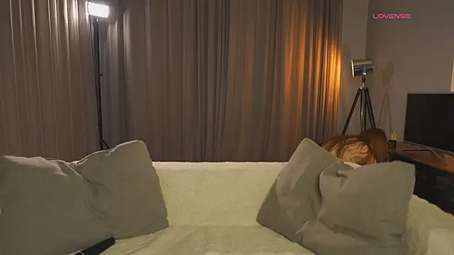 SharaNewbern online show from 02/07/26, 01:59