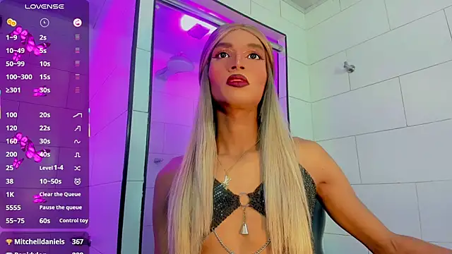 Samantha Ortega  online show from 04/18/26, 08:40