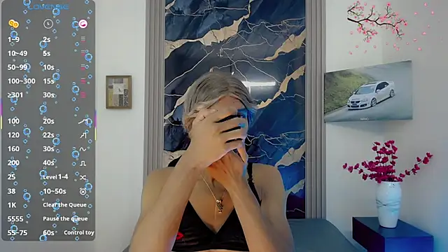 Samantha Ortega  online show from 04/23/26, 11:31