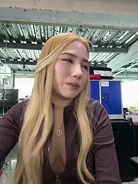 Isa cortes  online show from 04/22/26, 01:45