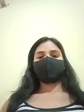 Mahira-- online show from 04/25/26, 07:33