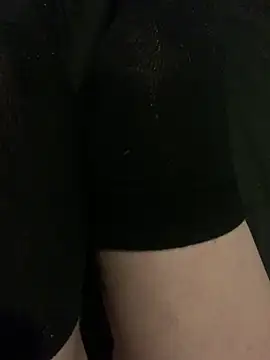 Snapshot of parisleau chatting on 03/02/26, 04:58 parisleau online show from 03/02/26, 04:58