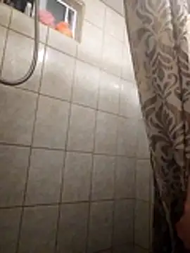 Snapshot of Mlo69 chatting on 02/25/26, 04:33 Mlo69 online show from 02/25/26, 04:33