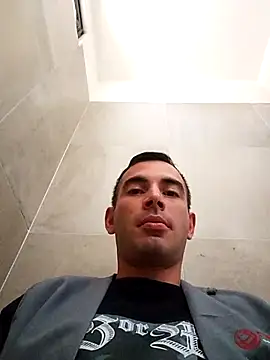 Snapshot of Mlo69 chatting on 02/25/26, 09:35 Mlo69 online show from 02/25/26, 09:35