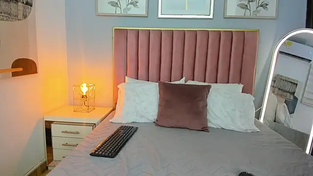 MarianaScott  online show from 04/13/26, 12:10