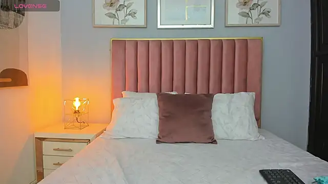 MarianaScott  online show from 04/15/26, 12:23