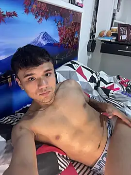 Snapshot of CreamKingg chatting on 02/11/26, 05:12 CreamKingg online show from 02/11/26, 05:12