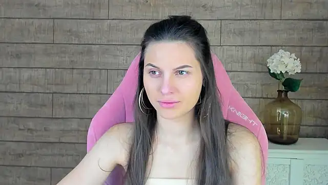 Snapshot of AliceVersal chatting on 02/06/26, 04:28 AliceVersal online show from 02/06/26, 04:28