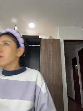 Snapshot of Violet_rousse7 chatting on 02/18/26, 01:12 Violet rousse7 online show from 02/18/26, 01:12