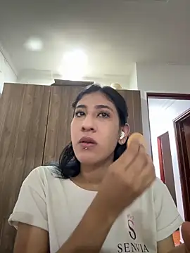 Snapshot of Violet_rousse7 chatting on 02/22/26, 12:34 Violet rousse7 online show from 02/22/26, 12:34