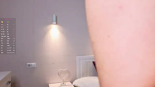 Snapshot of LoraLynn chatting on 02/18/26, 03:41 LoraLynn online show from 02/18/26, 03:41