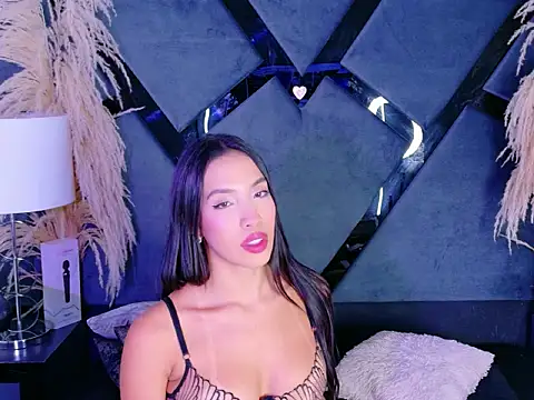 KylieWhitee online show from 02/06/26, 06:07