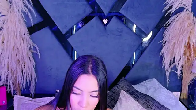 KylieWhitee online show from 04/22/26, 02:40