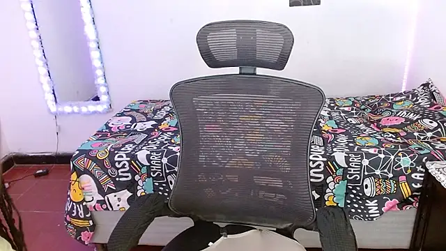 Snapshot of Lolitaa__VIP chatting on 02/20/26, 07:58 Lolitaa VIP online show from 02/20/26, 07:58