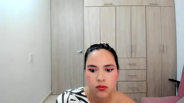 Snapshot of Hannakitten77 chatting on 02/05/26, 10:36 Hannakitten77 online show from 02/05/26, 10:36