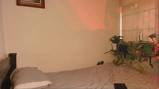 Snapshot of slowburnmystic chatting on 02/26/26, 10:31 slowburnmystic online show from 02/26/26, 10:31