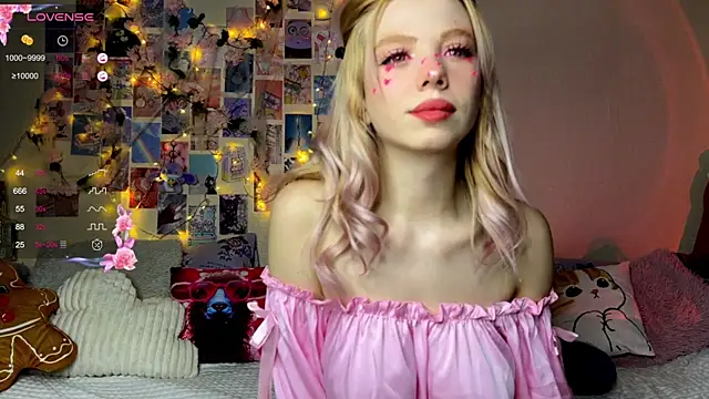 Snapshot of Akari-moon chatting on 02/14/26, 04:04 Akari-moon online show from 02/14/26, 04:04