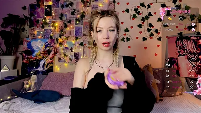 Akari-moon online show from 04/22/26, 03:42