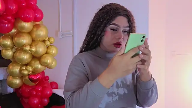 Snapshot of megara_hott chatting on 02/06/26, 02:20 megara hott online show from 02/06/26, 02:20