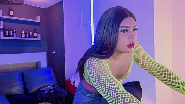 Snapshot of megara_hott chatting on 02/20/26, 02:28 megara hott online show from 02/20/26, 02:28