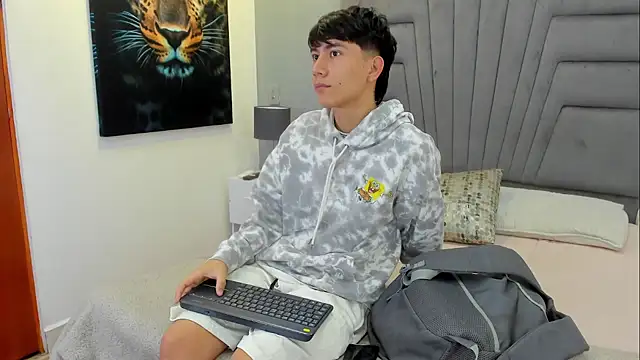 Snapshot of Raphael_Nyon chatting on 02/25/26, 11:31 Raphael Nyon online show from 02/25/26, 11:31