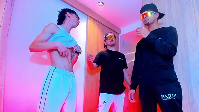 Snapshot of TheBatMansion chatting on 02/03/26, 06:22 TheBatMansion online show from 02/03/26, 06:22