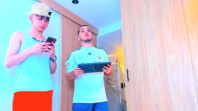 Snapshot of TheBatMansion chatting on 02/07/26, 06:22 TheBatMansion online show from 02/07/26, 06:22