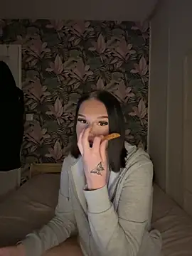 leannabbyy online show from 02/15/26, 07:32