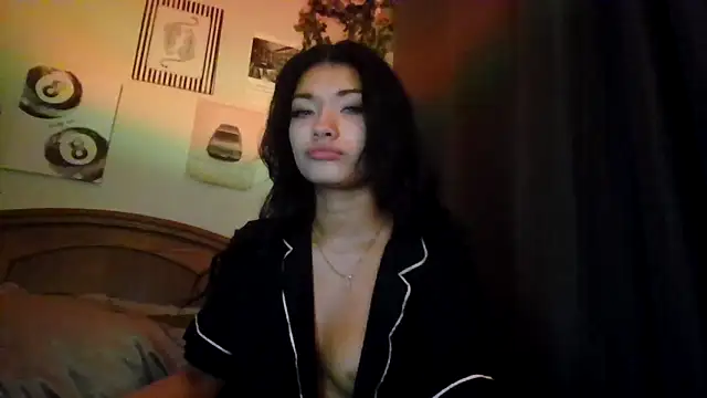 Snapshot of ellianajean chatting on 03/06/26, 06:21 ellianajean online show from 03/06/26, 06:21