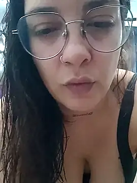 Snapshot of kuramaqueen chatting on 02/15/26, 04:42 kuramaqueen online show from 02/15/26, 04:42