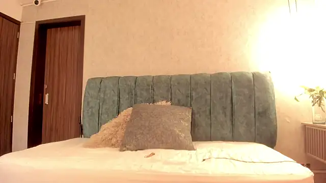 Aleera Walton online show from 04/21/26, 08:01