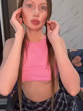 Snapshot of AliceeXHottie chatting on 02/03/26, 05:29 AliceeXHottie online show from 02/03/26, 05:29