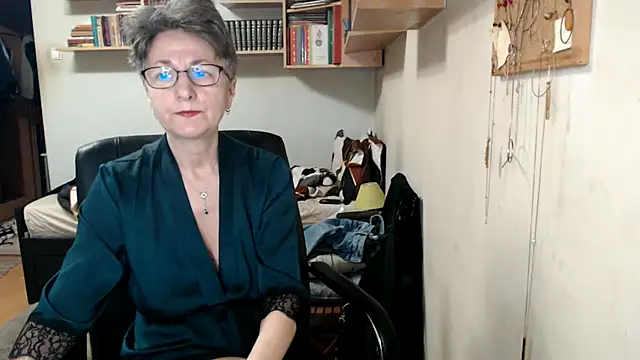 katemodel online show from 10/19/25, 06:58