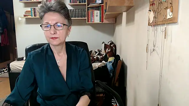 katemodel online show from 10/23/25, 09:30