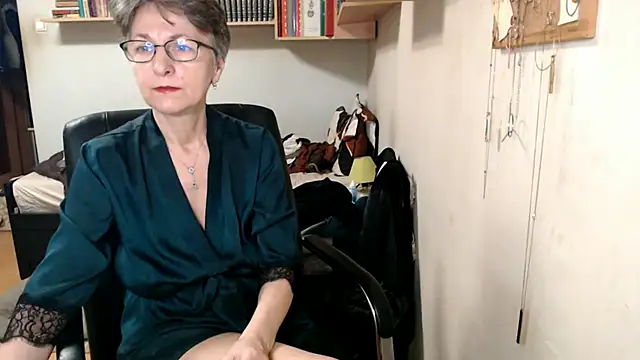 katemodel online show from 11/10/25, 06:56